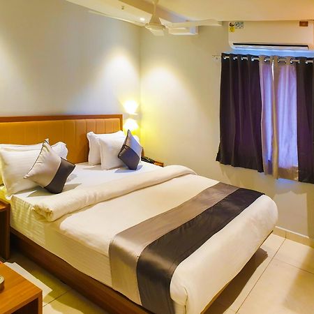 Hotel Nova Star Rajkot Exterior foto