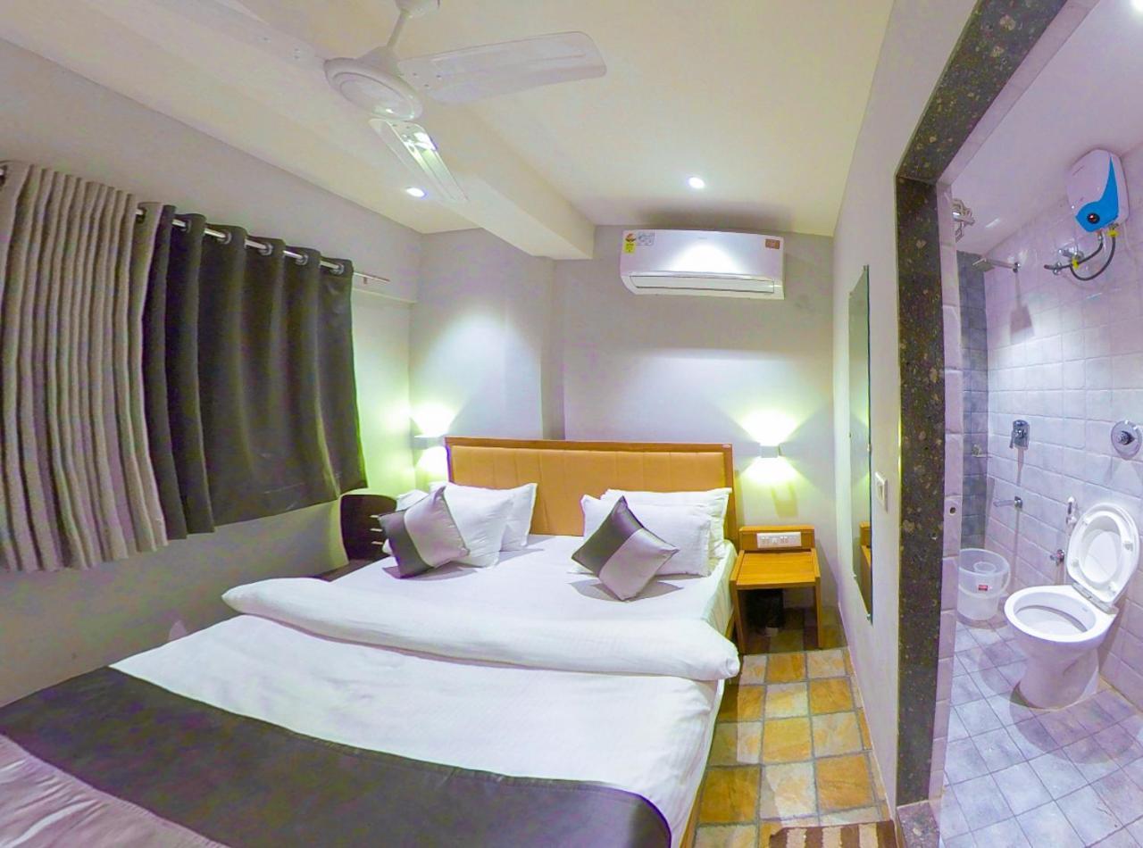 Hotel Nova Star Rajkot Exterior foto