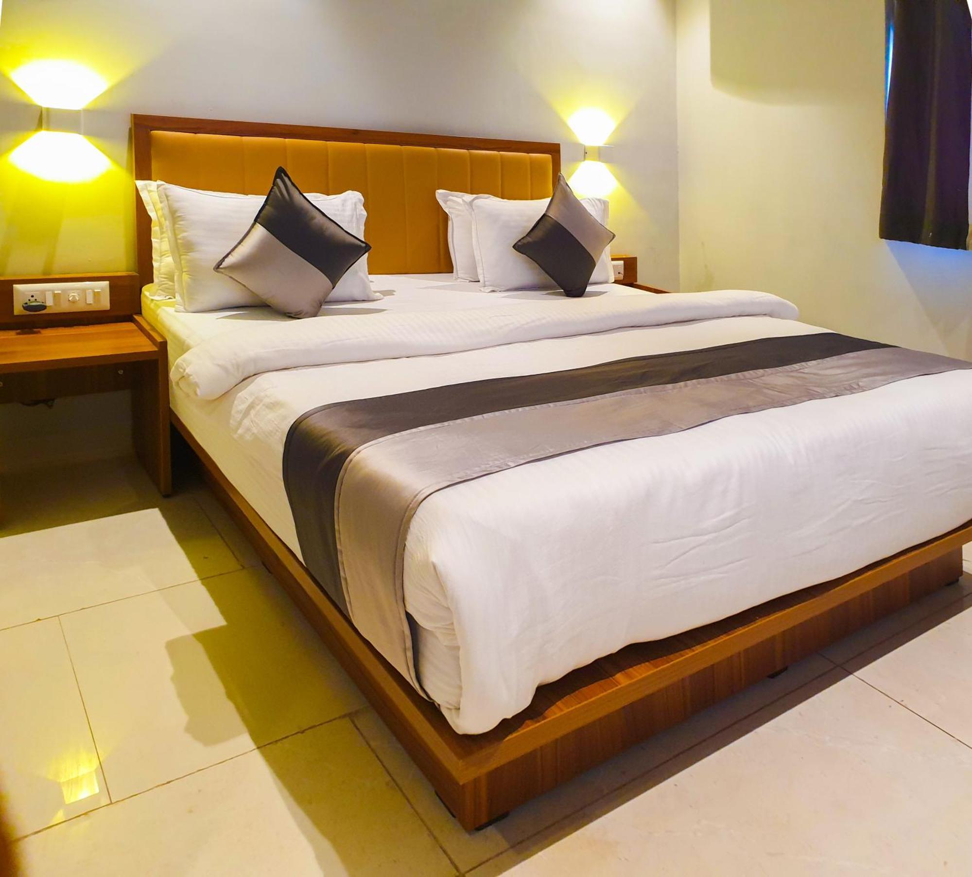 Hotel Nova Star Rajkot Exterior foto