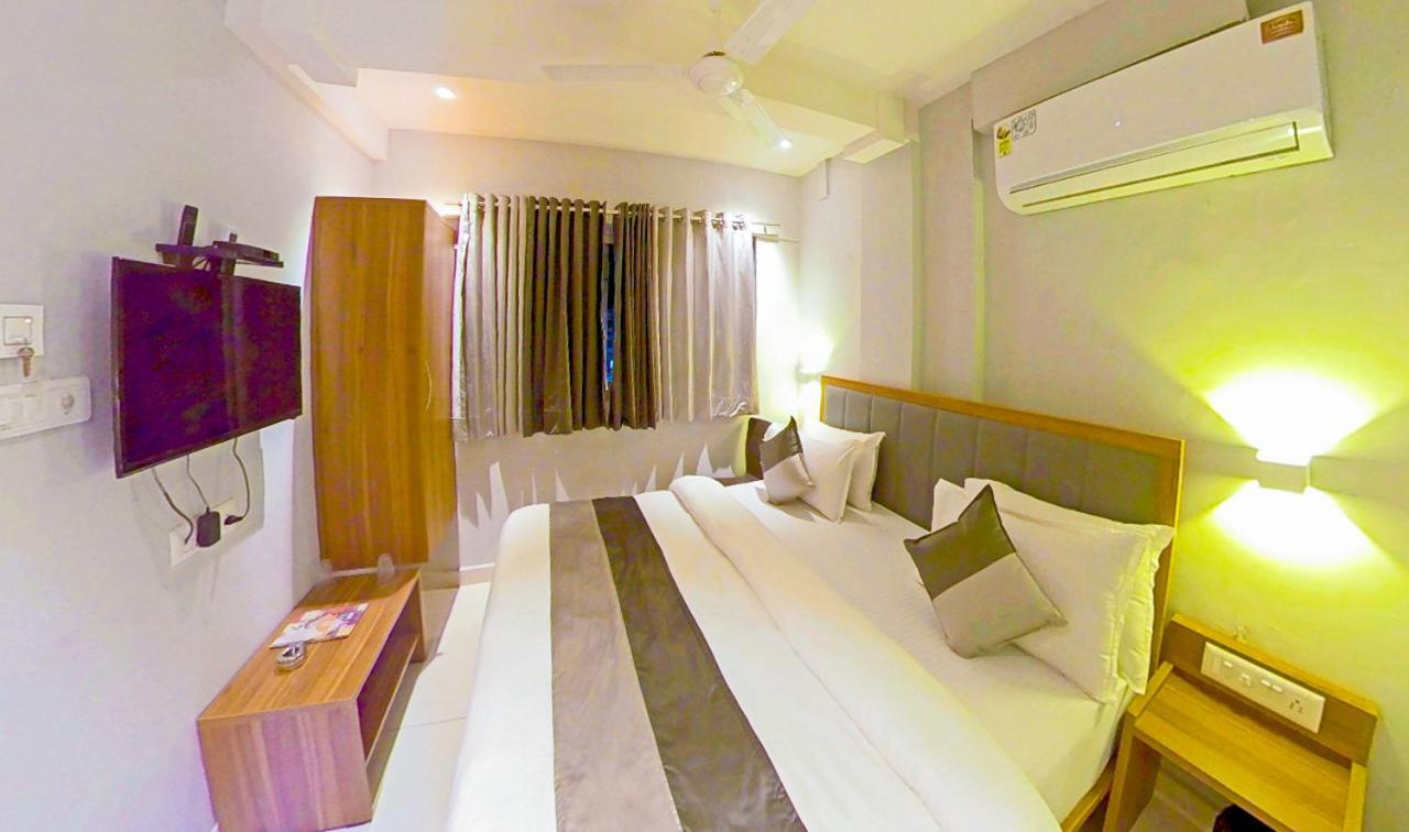 Hotel Nova Star Rajkot Exterior foto